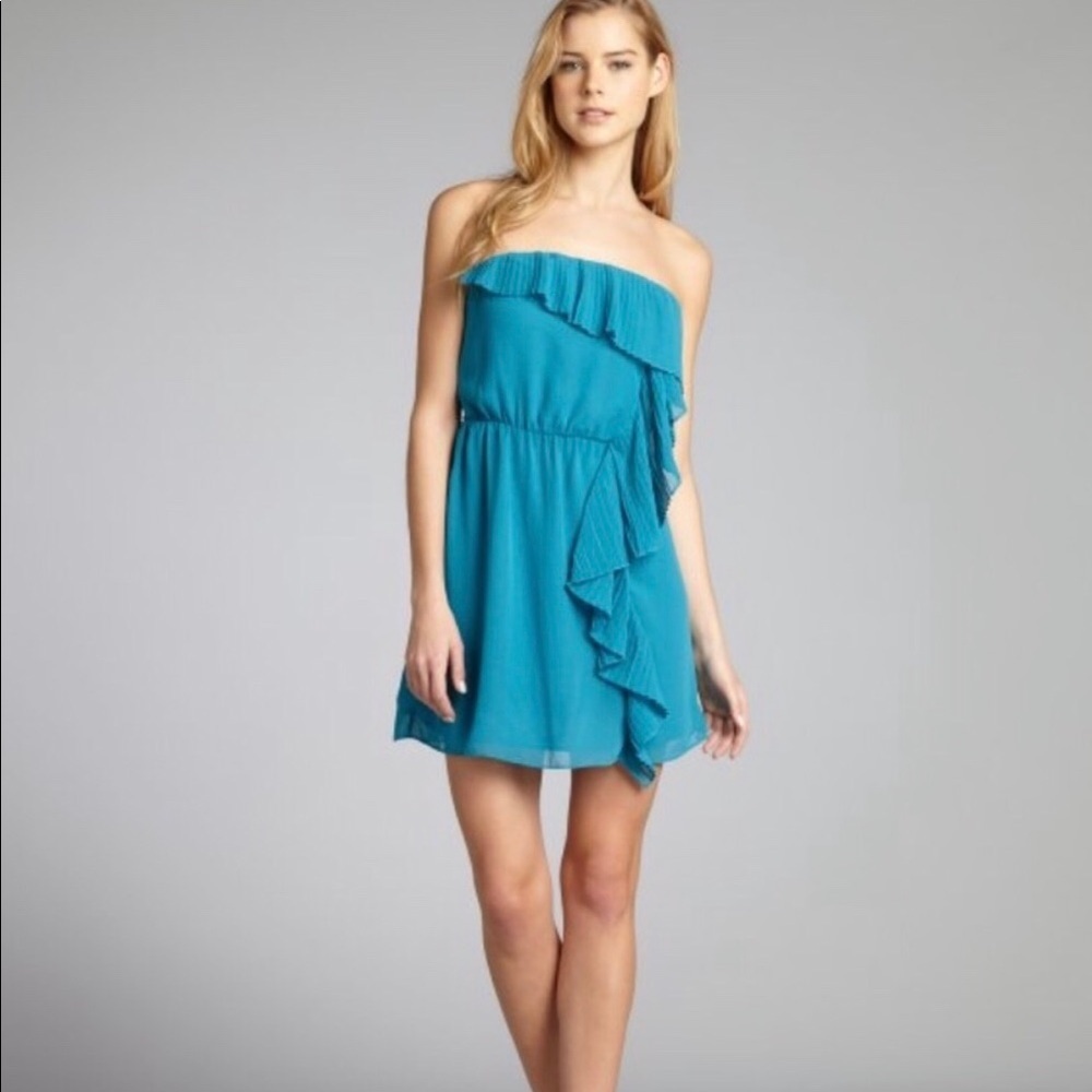 🐕 BCBGeneration Chiffon Pleated Strapless Dress